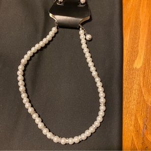 Beautiful simulated Pearl necklace set!